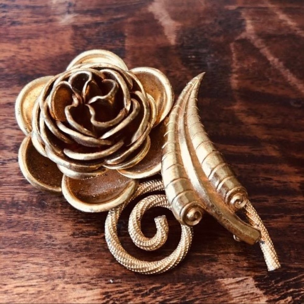 Vintage Brass Tone Garden Rose Brooch